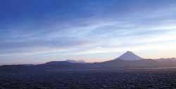 Volcan à l'aube au Kamtchatka